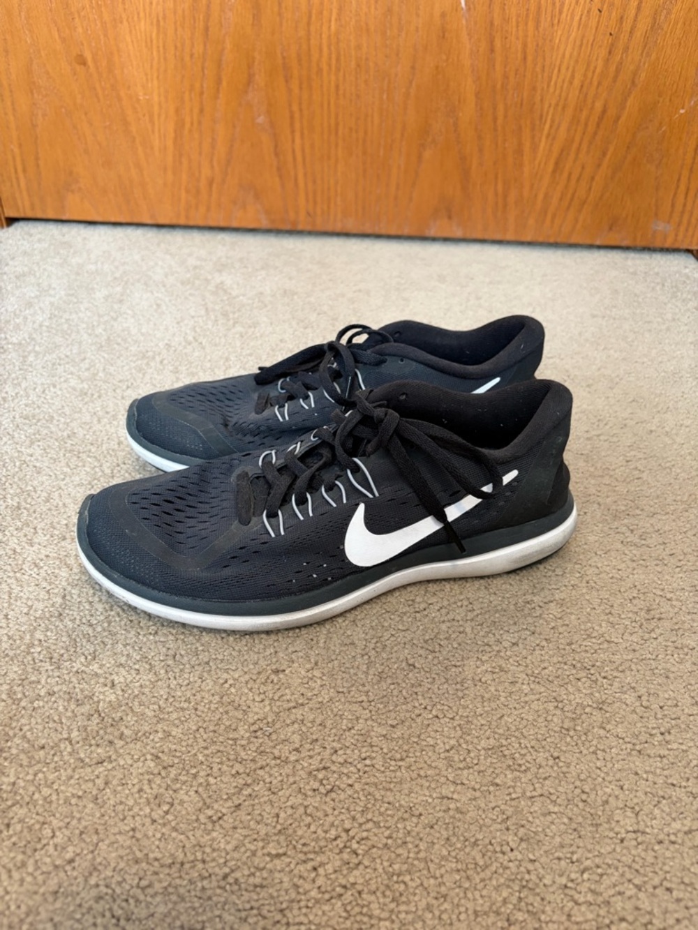 Nike runners 9 women’s